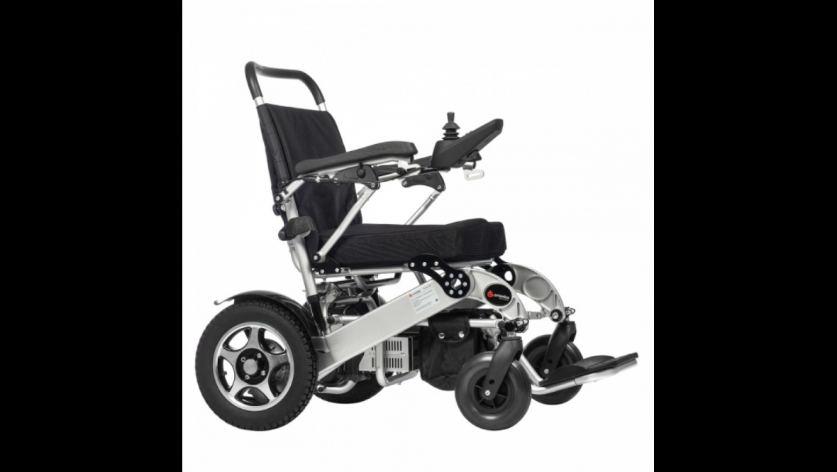 Комнатная инвалидная коляска с электроприводом