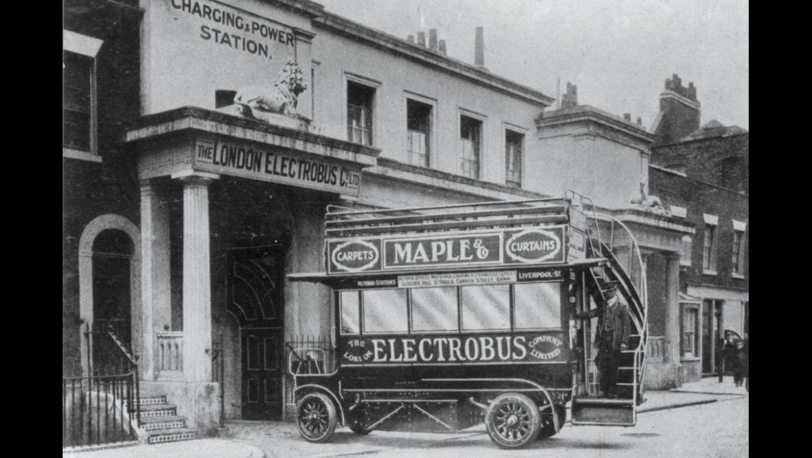 Электробусный парк в Лондоне. 1907 год
