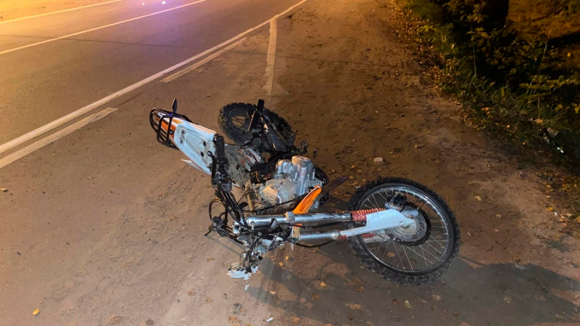 В Кимрском округе мотоцикл-эндуро атаковал внедорожник0