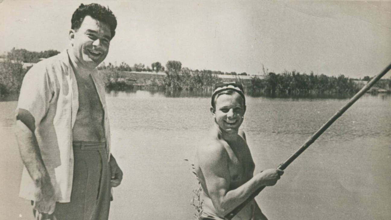 Юрий Гагарин в Бухаре в 1967 году вместе с Каюмом Муртазаевым