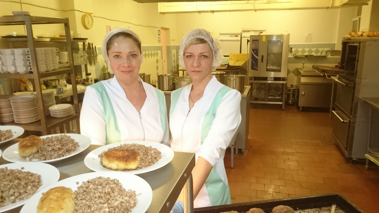Повара Дубровина Ольга и Токмачёва Светлана
