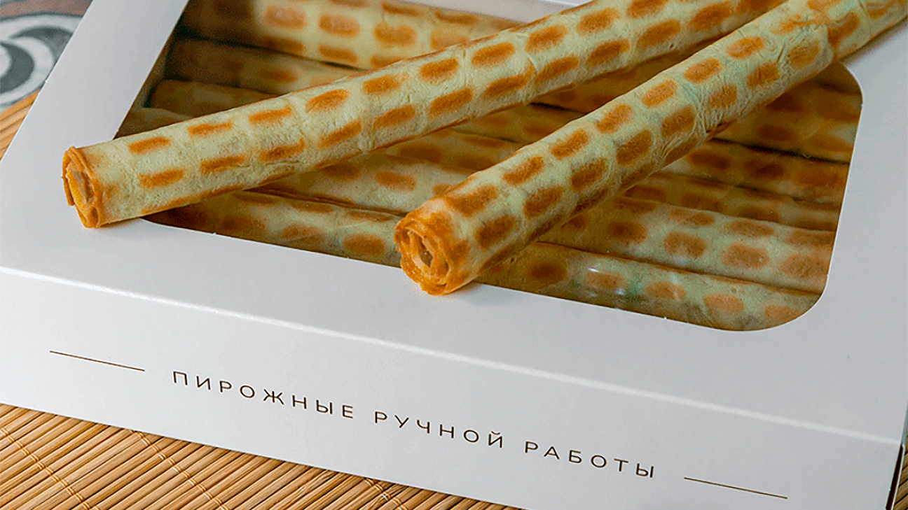 Трубочка со сгущёнкой (с) macaronshop.ru