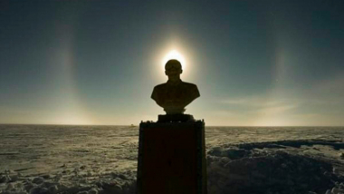 Памятник Ленину в Антарктиде на Полюсе недоступности