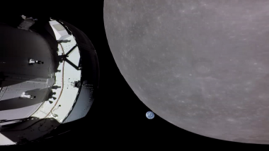 Спутник "Орион" снял "семейный портрет" Земли и Луны с необычного ракурса в 2022 году